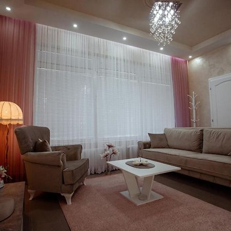 Studio Apartman Dona โนวาวาโรช ภายนอก รูปภาพ